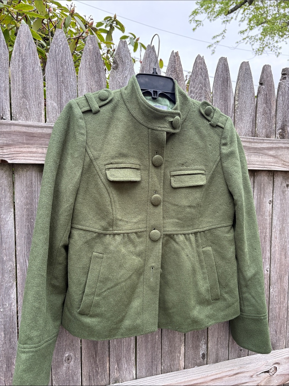 Ann Taylor size 4 olive green blazer.